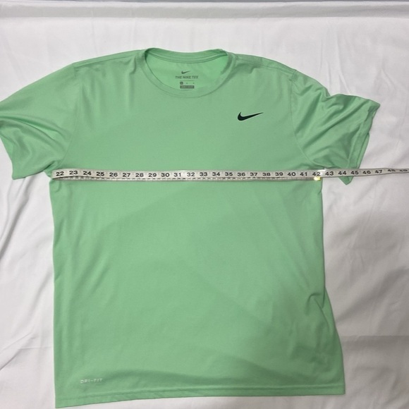 NIKE,MEN,LIGHT GREEN,DRI-FIT,SHORT SLEEVE,MILER T-SHIRT.SIZE-LARGE. - Picture 4 of 11